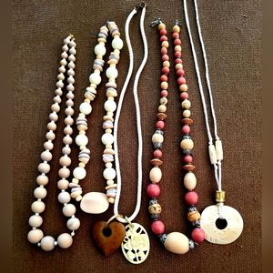 Lot of 4 handmade necklaces and 2 pendants  (benefits 503c animal rescue)